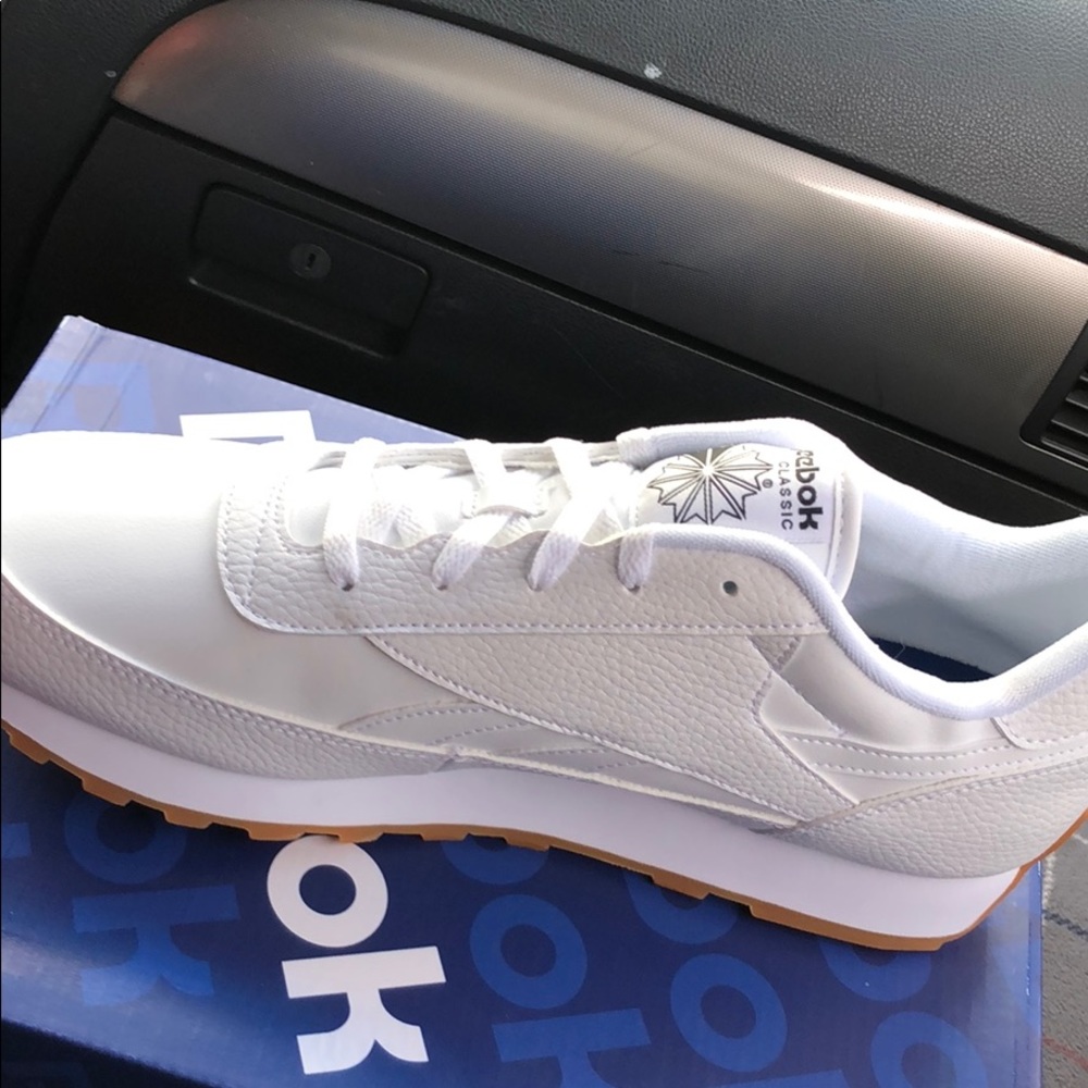 NEW white REEBOX !!